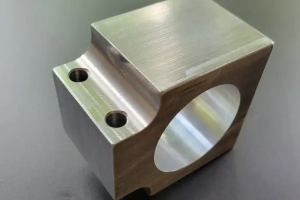 Réalisation CNC — pièce usinée